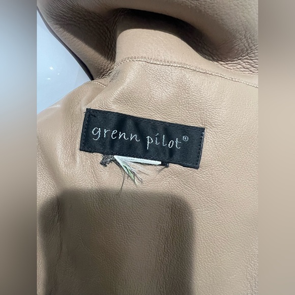 $3375 GRENN PILOT Reversible Shearling Coat size s - Picture 15 of 15